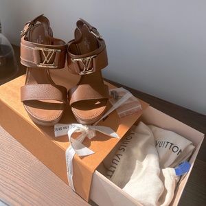 Louis Vuitton Horizon Grained Calfskin Slingback Heeled Sandals